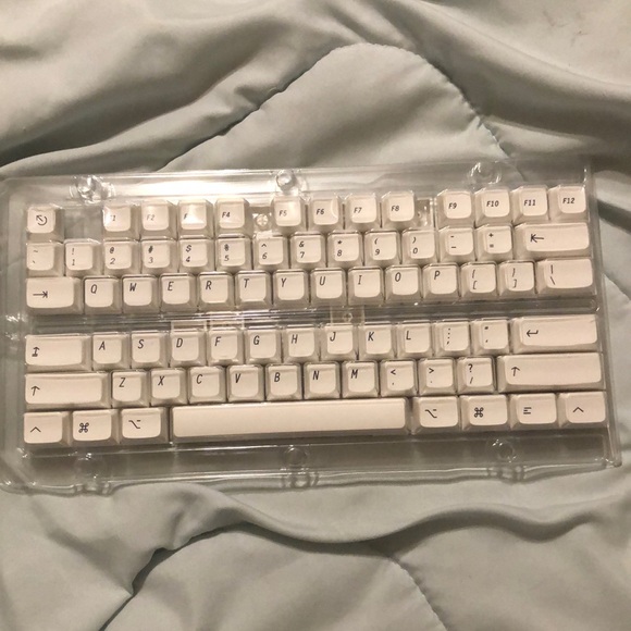 Replacement Keyboard Keys - Picture 1 of 8